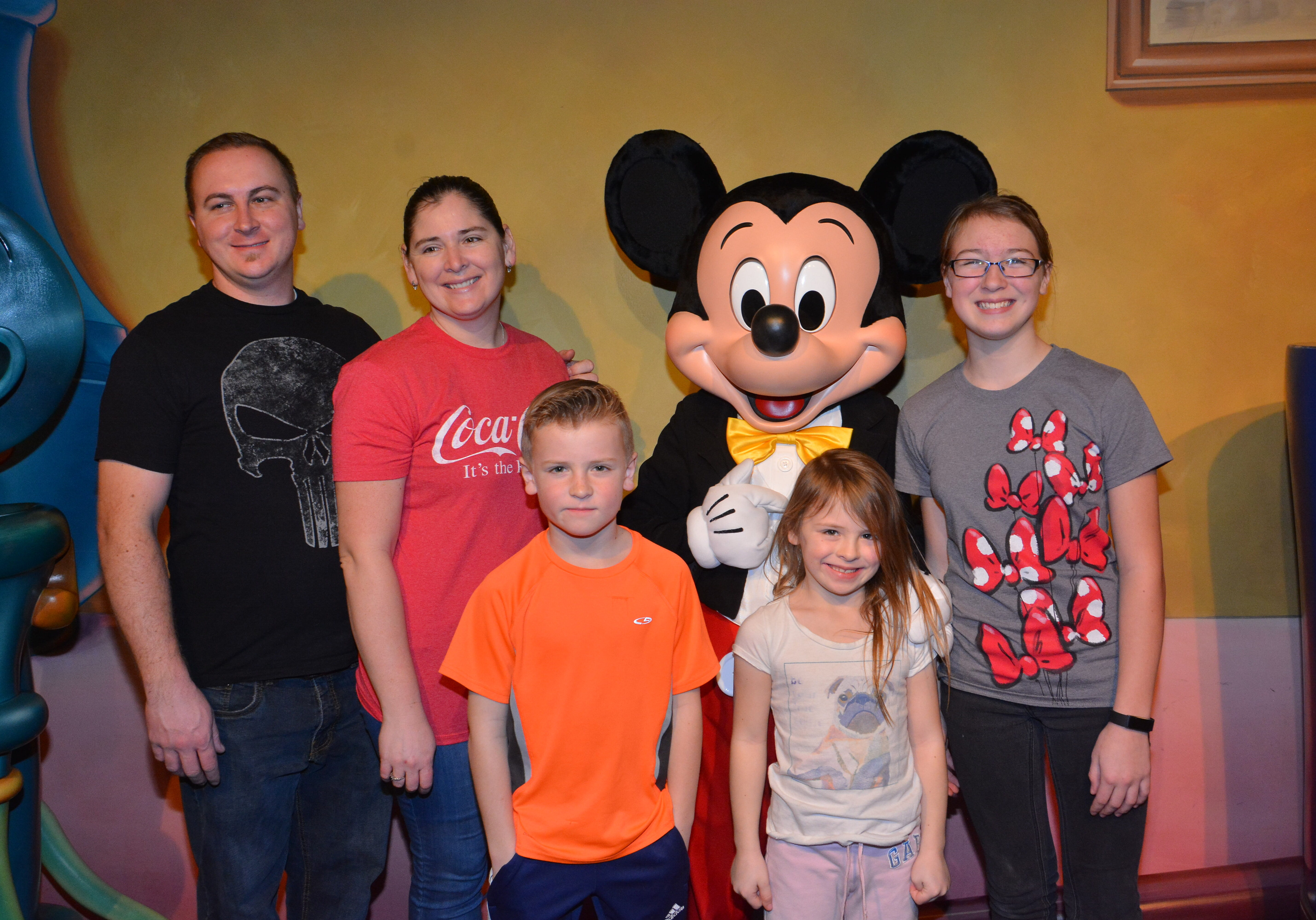 PhotoPass_Visiting_Disneyland_Park_397299675784